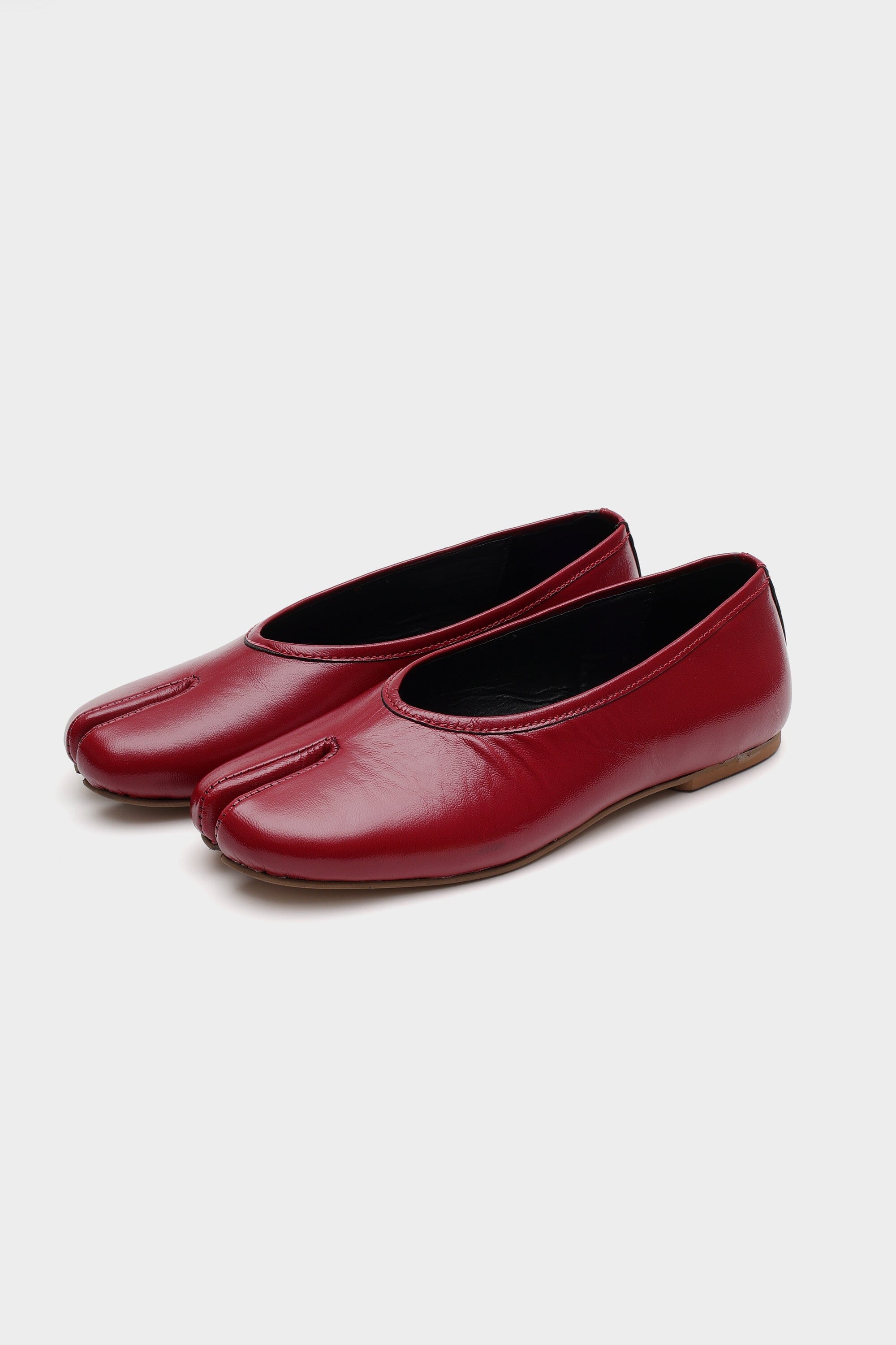 The DUPE in Crimson Crushed Patent Leather