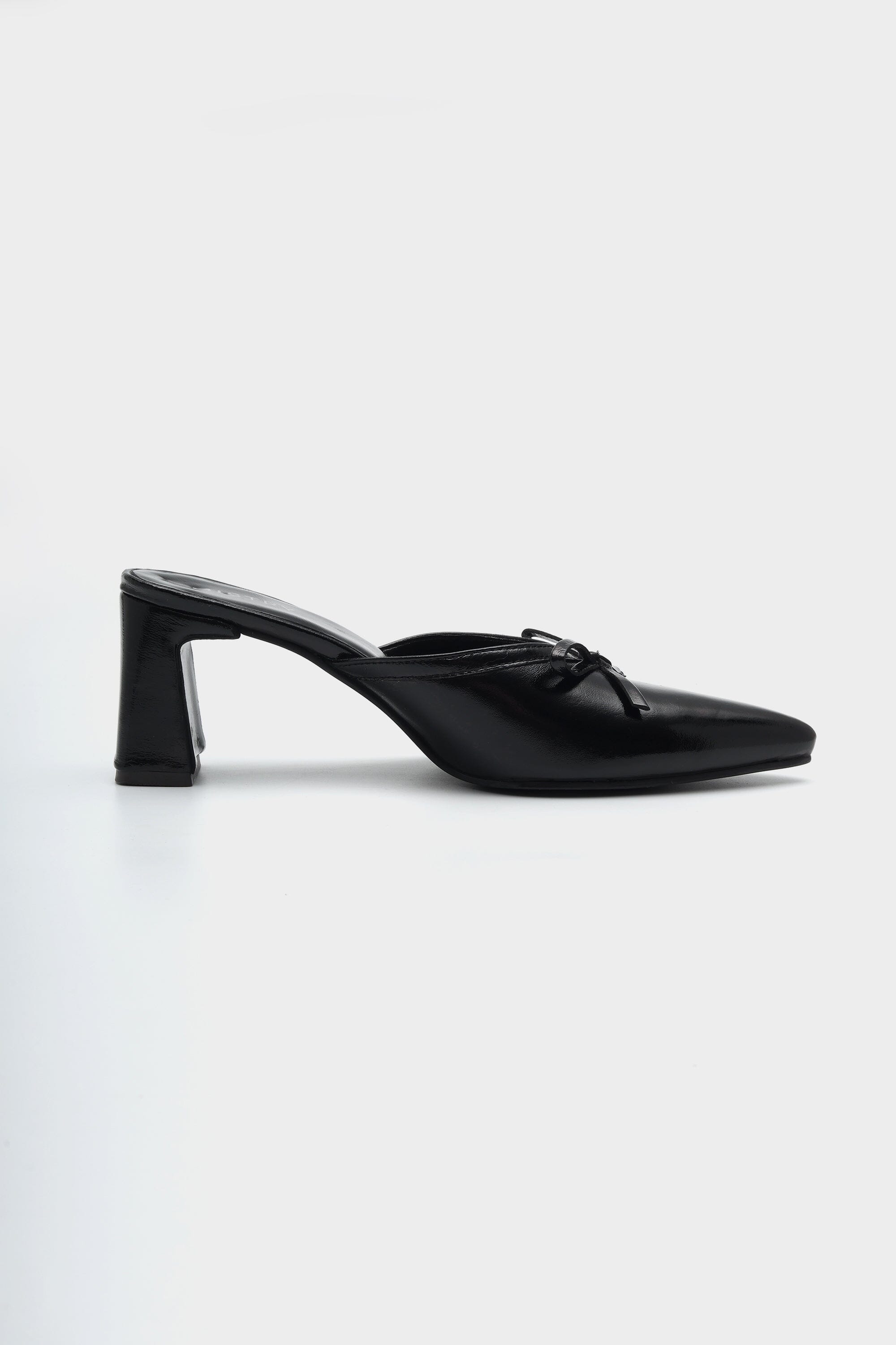 Rogue Sculpted Heels In Onyx
